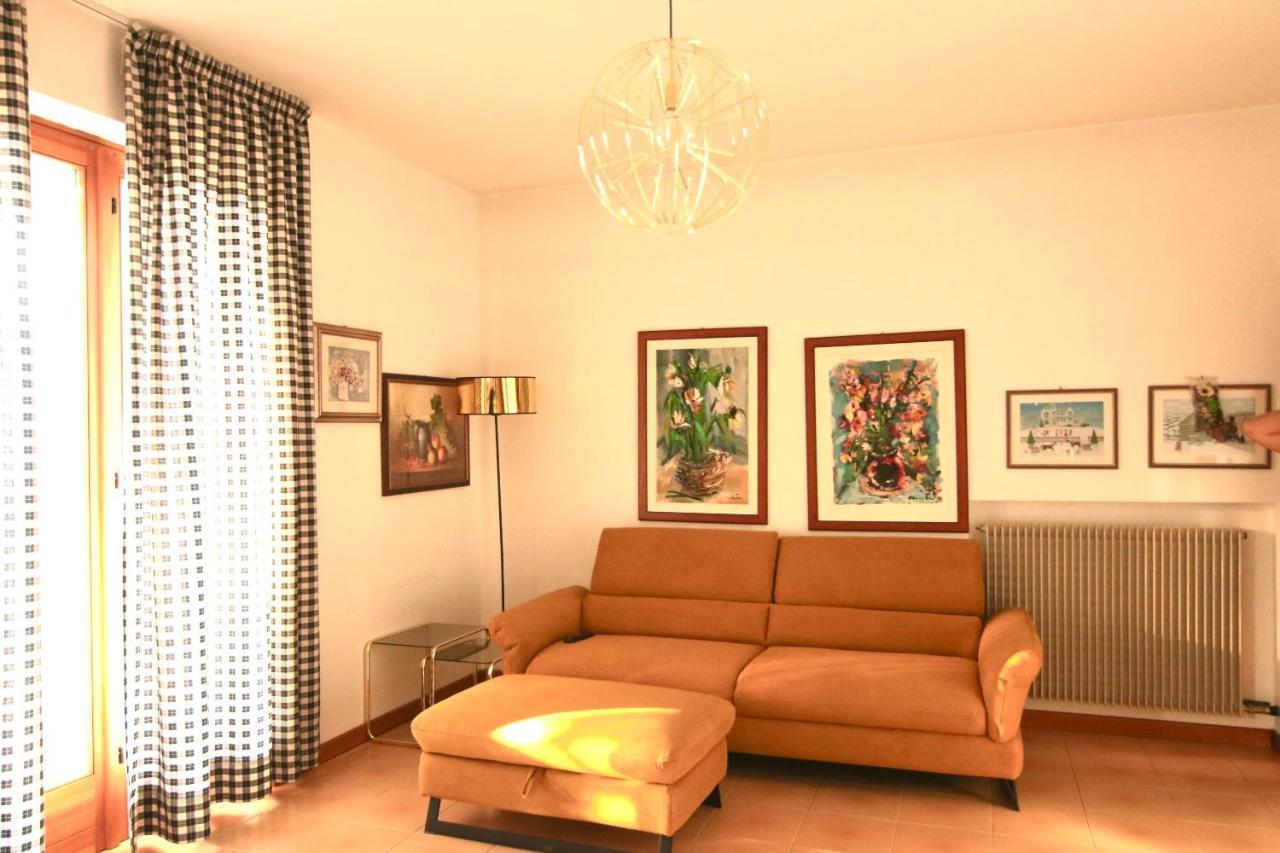 3 Rooms Apartment Whit Balcony And Lake Wiew マルチェージネ エクステリア 写真