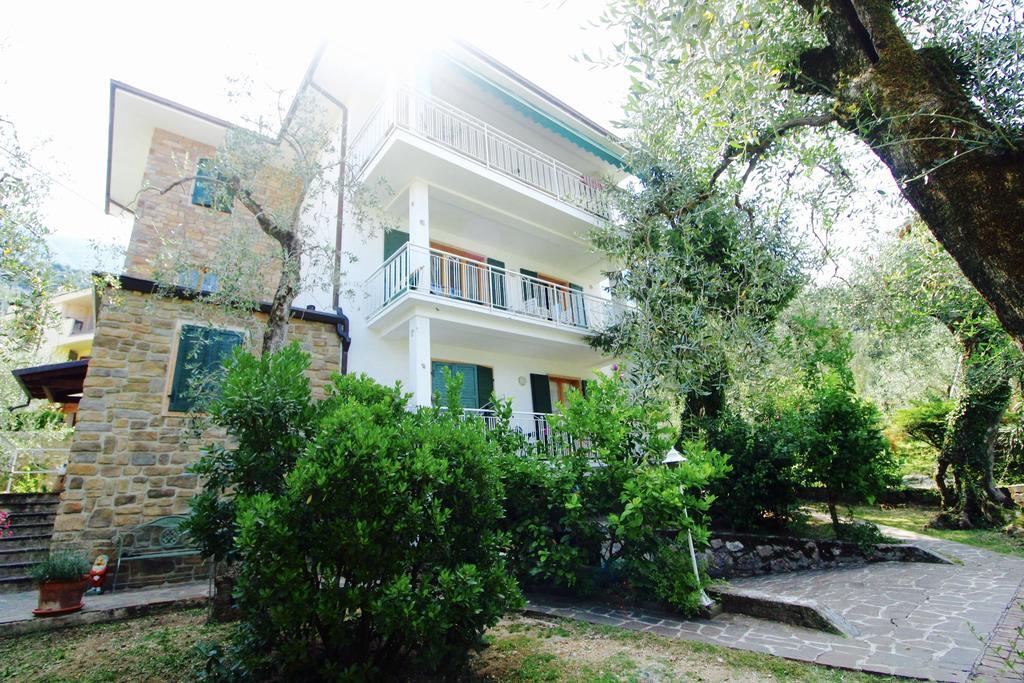 3 Rooms Apartment Whit Balcony And Lake Wiew マルチェージネ エクステリア 写真